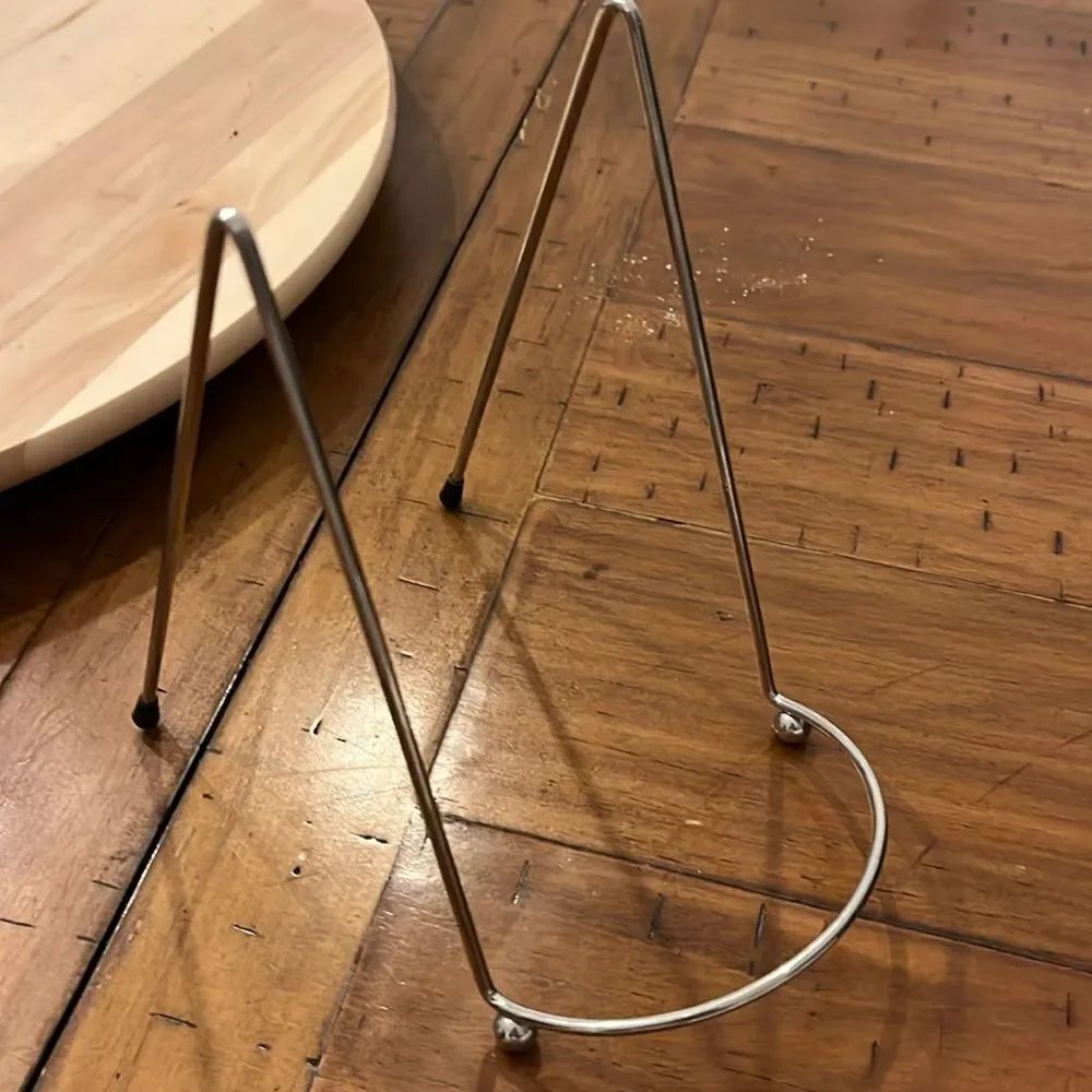 Small Picture frame holder chrome stainless wire metal
6 1/2” H x 4” W